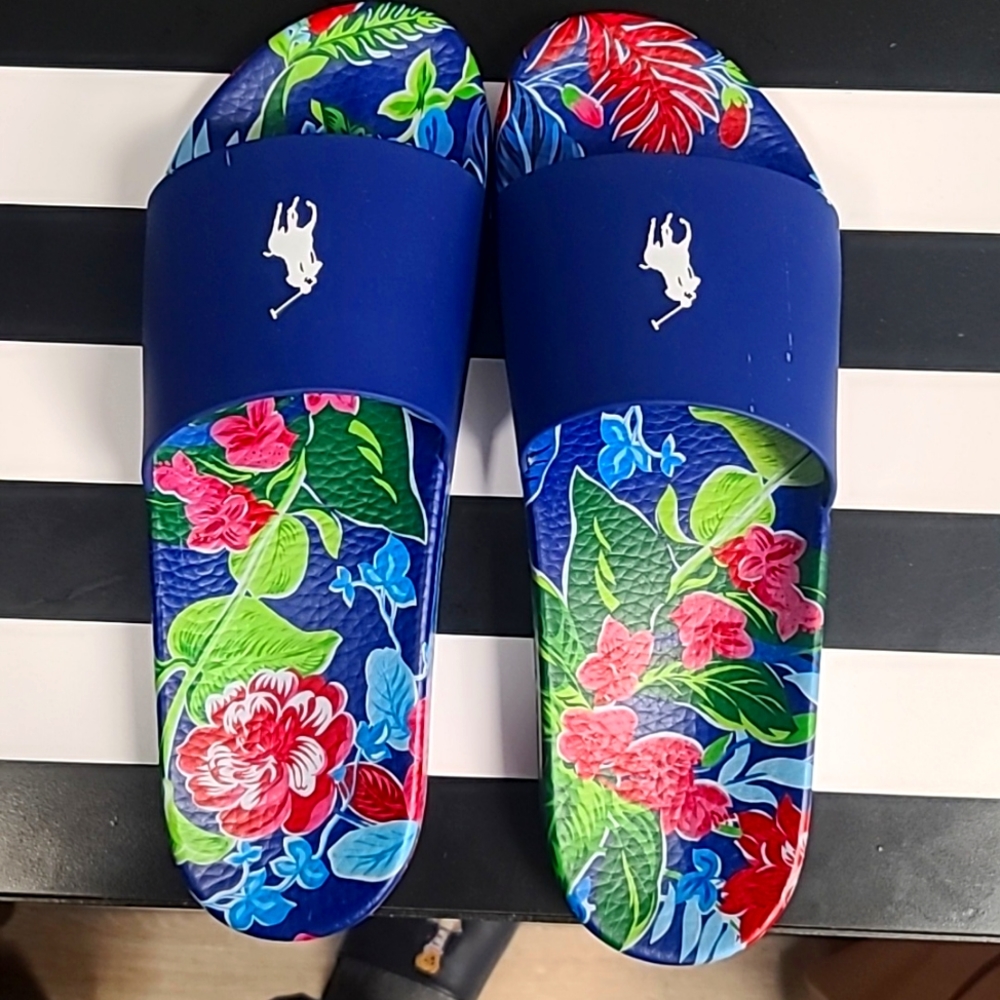 Mens slides size 15. Small scratches from manufacturer.  See photos.